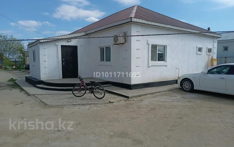 Отдельный дом · 6 комнат · 270 м² · 12 сот., мкр Зарослый, Магистральная 91 за 25 млн ₸ в Атырау — фото 2