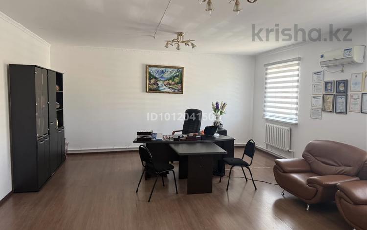 Офисы, склады, образование, развлечения · 580 м² за 65 млн 〒 в  — фото 2