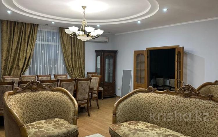4-бөлмелі пәтер · 215 м² · 6/10 қабат, Шевченко 192, бағасы: 180 млн ₸ в Алматы, Алмалинский р-н — фото 2