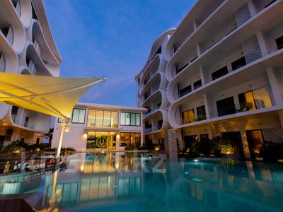 1-комнатная квартира · 37 м² · 3/3 этаж, Най Харн за ~ 65.7 млн 〒 в Пхукете