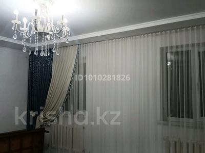 Жеке үй · 3 бөлме · 90 м² · 10 жүзд., Торайгырова 5 — Кби магазин жаны, бағасы: 20 млн ₸ в 