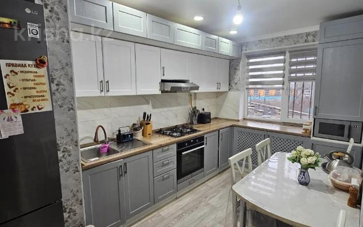 4-комнатная квартира · 90 м² · 8/9 этаж, мкр 11, Аз-Наурыз за 28.5 млн ₸ в Актобе — фото 2