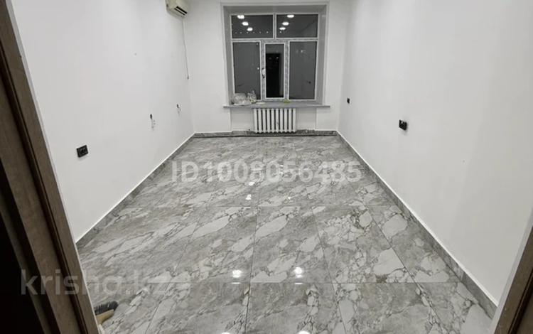 Свободное назначение, офисы, магазины и бутики, салоны красоты, медцентры и аптеки, образование, конференц-залы, кабинеты и рабочие места, студии · 20 м² за 150 000 ₸ в Семее — фото 2