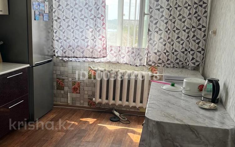 2-бөлмелі пәтер · 46 м² · 8/9 қабат, Физкультурная 2 27, бағасы: 17.5 млн ₸ в Семее — фото 2