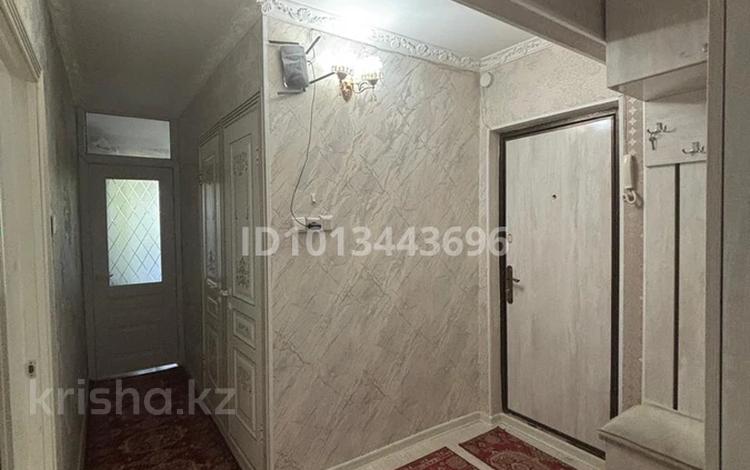 4-бөлмелі пәтер · 70.8 м² · 4/5 қабат, 16-шағынаудан 22 — возле садика Алмаз и Айжан, бағасы: 32 млн ₸ в Шымкенте, Аль-Фарабийский р-н — фото 2