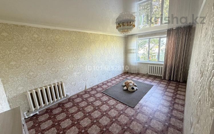 3-бөлмелі пәтер · 62 м² · 5/5 қабат, Абая 32/2, бағасы: 9.3 млн ₸ в Темиртау — фото 2