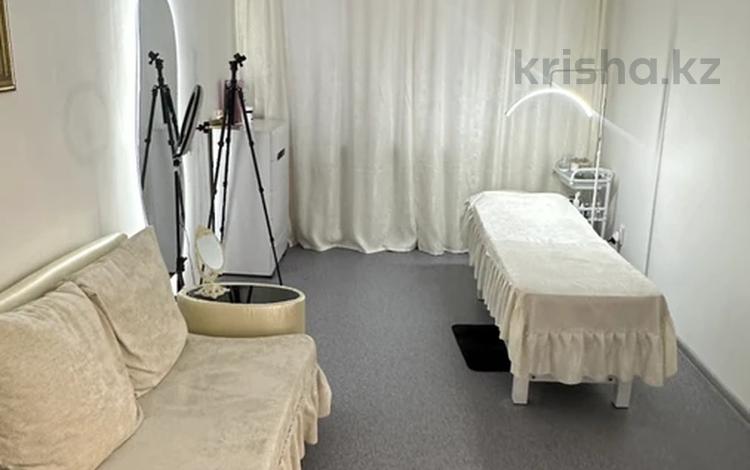 Салоны красоты · 16 м² за 85 000 〒 в Караганде, Казыбек би р-н — фото 2
