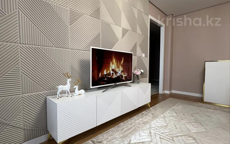3-комнатная квартира · 81 м² · 4/5 этаж, Казыбек би 11A — Толе би и Роза Баглановой за 600 000 ₸ в Астане, Нура р-н — фото 2