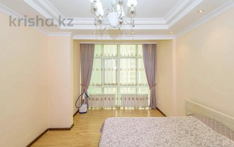 3-комнатная квартира, 87.4 м², 4/8 этаж, Кайым Мухамедханова