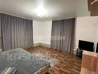 1-бөлмелі пәтер · 33 м² · 1/3 қабат, Абулхайр хана 2/5, бағасы: 8 000 ₸ в Уральске