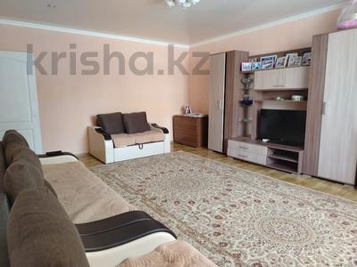 3-комнатная квартира · 83.7 м² · 1/3 этаж, Кирова 55а за 23 млн 〒 в Щучинске