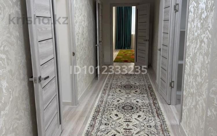 2-комнатная квартира · 100 м² · 4/5 этаж, Мкр. Алтын орда за 250 000 ₸ в Актобе, мкр Авиатор — фото 2