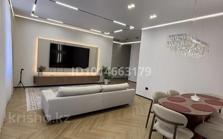 3-комнатная квартира · 90 м² · 8/10 этаж, Микрорайон Степной-2 участок 2/6 за 70 млн ₸ в Караганде, Казыбек би р-н — фото 2