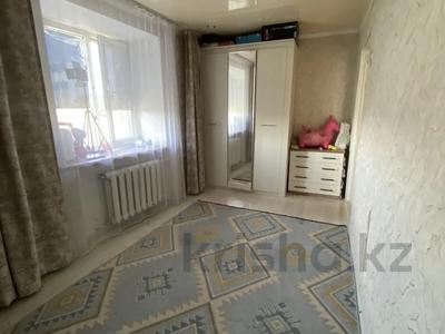3-комнатная квартира · 50.2 м² · 5/5 этаж, льва толстого 22 за 12.5 млн ₸ в Уральске, мкр Школьник
