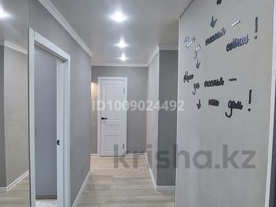 2-комнатная квартира · 64 м² · 1/4 этаж, Мкр.Нурай 4 — 40 лет октября - 1 Мая за 25 млн ₸ в Затобольске (Тобыле)