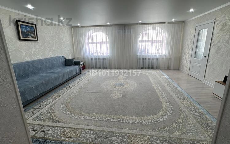 3-бөлмелі пәтер · 135 м² · 10/10 қабат, Болашақ ш/а. 129кк1 — Гипермаркет Анвар, бағасы: 25 млн ₸ в Актобе, мкр Болашак — фото 3
