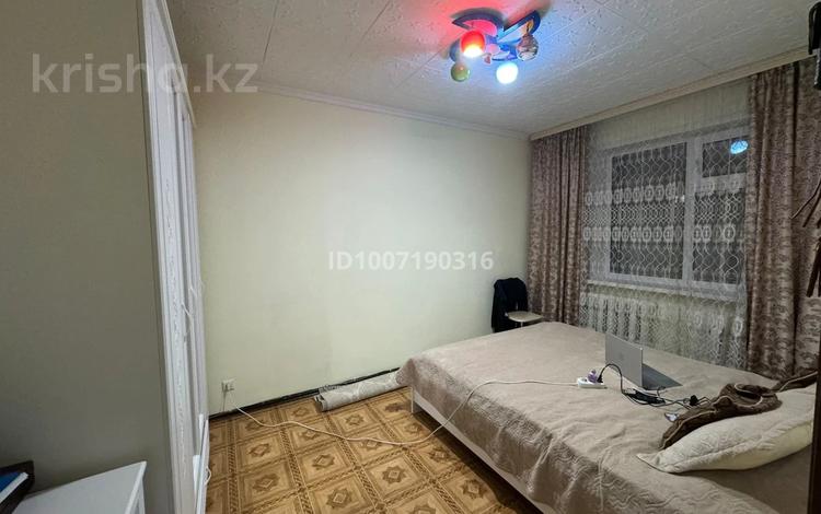 2-комнатная квартира · 54 м² · 4/5 этаж, мкр Юго-Восток, Мкр Гульдер 1 5 за 22 млн ₸ в Караганде, Казыбек би р-н — фото 2