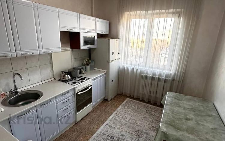 1-комнатная квартира · 40 м² · 8/9 этаж, мкр Аксай-3 за 27 млн ₸ в Алматы, Ауэзовский р-н — фото 2