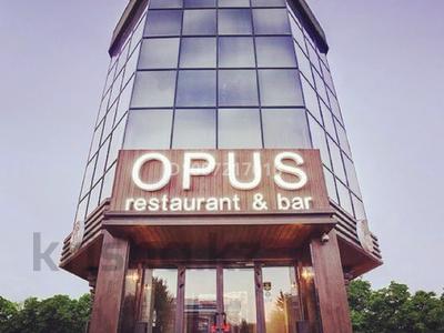 Свободное назначение, офисы, салоны красоты, медцентры и аптеки, образование, развлечения, кабинеты и рабочие места, студии · 900 м² за 3 млн 〒 в Шымкенте, Туран р-н