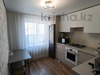 3-комнатная квартира · 66.9 м² · 6/9 этаж, Курмангазы 150 за 28 млн ₸ в Уральске, мкр Школьник