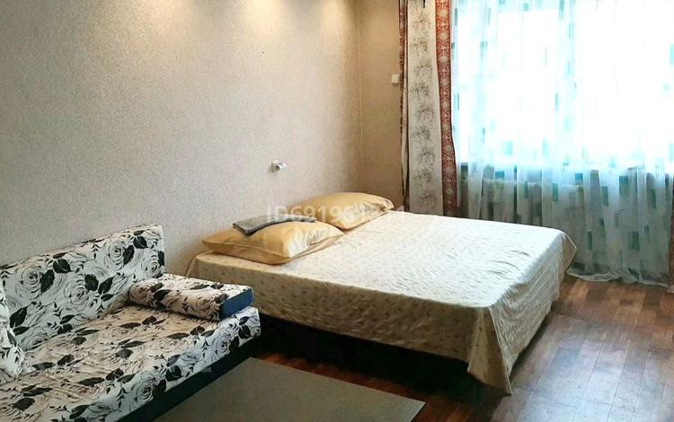 1-комнатная квартира · 33 м², мкр Новый Город, Ерубаева за 9 000 ₸ в Караганде, Казыбек би р-н — фото 2