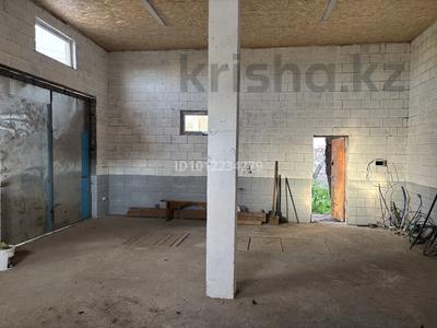Склады, азс, автосервисы и автомойки · 65 м² за 200 〒 в Коксай (пути Ильича)