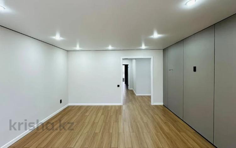 2-комнатная квартира · 88 м² · 10/10 этаж, мкр. Алтын орда, Санкибай Батыра за 33 млн ₸ в Актобе — фото 2