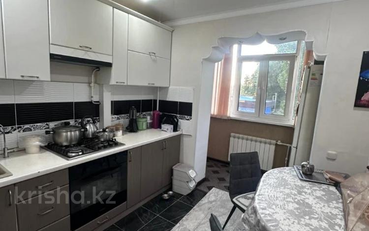 3-комнатная квартира · 70 м² · 2/5 этаж, мкр 11 за 25 млн ₸ в Актобе — фото 2