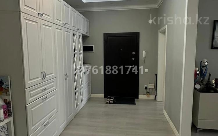 3-комнатная квартира · 112 м² · 8/8 этаж, мкр Центральный, Валиханова 13A за 51 млн ₸ в Атырау — фото 14