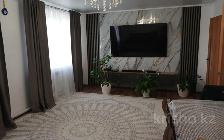 3-комнатная квартира · 81 м² · 3/5 этаж, Строителей 40 за 24 млн ₸ в Аксу — фото 8