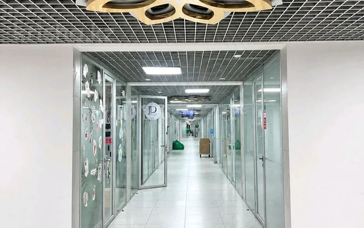Свободное назначение, офисы, магазины и бутики, склады, салоны красоты, медцентры и аптеки, образование · 60 м² за 40 млн ₸ в Алматы, Алмалинский р-н — фото 5