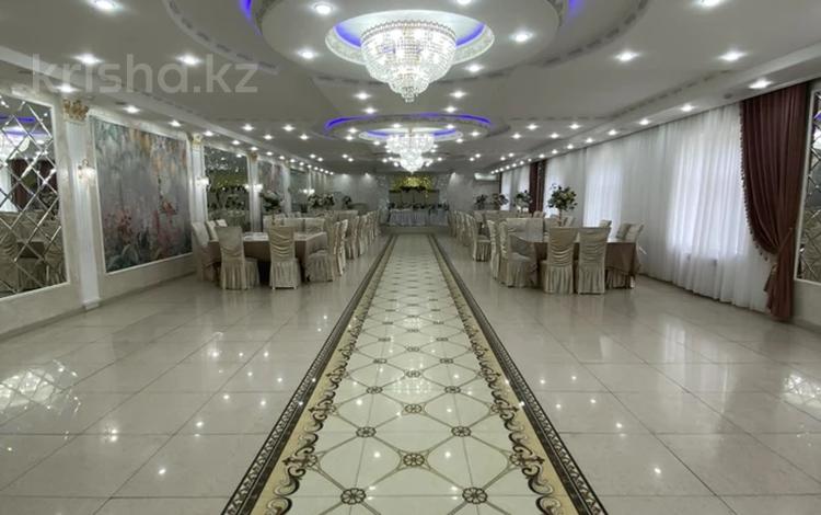 Офисы, склады, общепит, развлечения · 722 м² за 250 млн ₸ в Уральске — фото 2