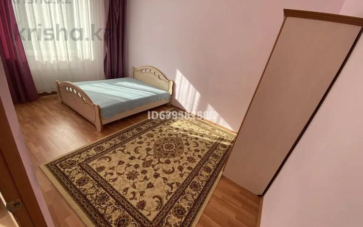 2-комнатная квартира, 60 м², 7/22 этаж помесячно, Нажимеденова 10