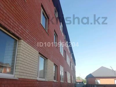 2-комнатная квартира · 64.6 м² · 1/3 этаж, Юго-восток 78 — Гипермаркет "Дина" за ~ 16.2 млн ₸ в Уральске