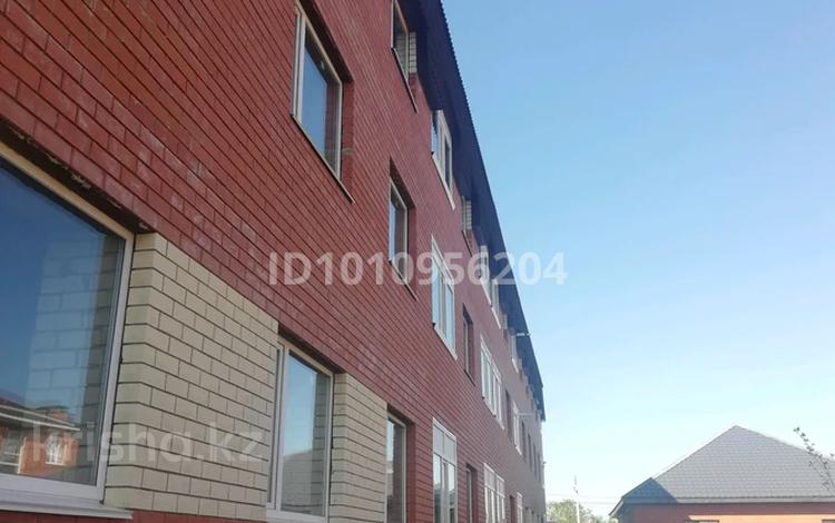 2-комнатная квартира · 64.6 м² · 1/3 этаж, Юго-восток 78 — Гипермаркет "Дина" за ~ 16.2 млн ₸ в Уральске — фото 9