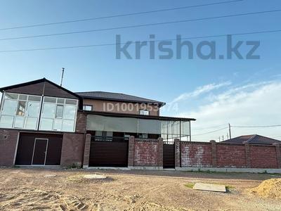 Отдельный дом · 6 комнат · 432 м² · 10 сот., Кемаль Акишев 1 — Напротив мечети Рафиа Ана за 90 млн 〒 в Караоткеле