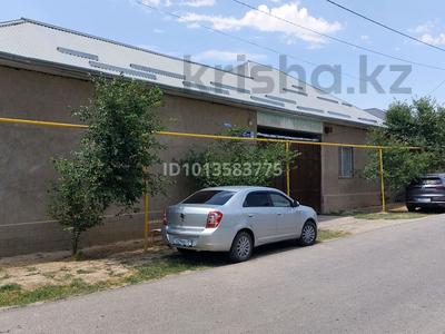 Отдельный дом · 5 комнат · 180 м² · 10 сот., С.Турлыбаев 22 — Жақын маңда Арай холл, Мамыр ата спорт кешені, 80-і жайлы мектеп. за 28 млн ₸ в Сарыагаш