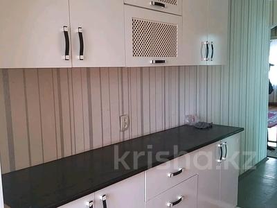 2-комнатная квартира · 60 м² · 2/5 этаж, 18-й микрорайон, 18-й микрорайон 8 — Рыскулова за 140 000 〒 в Шымкенте, Аль-Фарабийский р-н