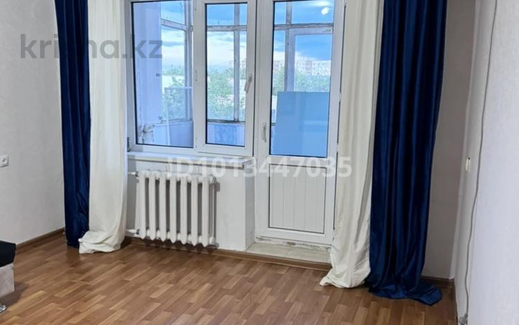 1-бөлмелі пәтер · 30 м² · 4/5 қабат, 2 ш/а. 74/1, бағасы: 12.5 млн ₸ в Актобе, мкр 8 — фото 2