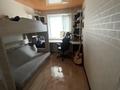 2-бөлмелі пәтер · 45 м² · 5/5 қабат, 16-шағынаудан 43, бағасы: 10 млн ₸ в Караганде, Алихана Бокейханова р-н — фото 4