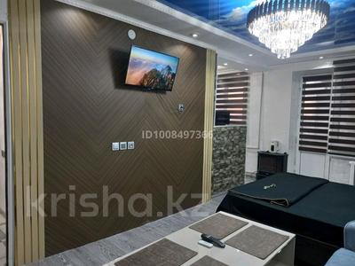 1-комнатная квартира · 35 м² · 3/5 этаж, Чайковскии, Универсам ВИП Люкс 3 — Муратбаева за 13 000 〒 в 