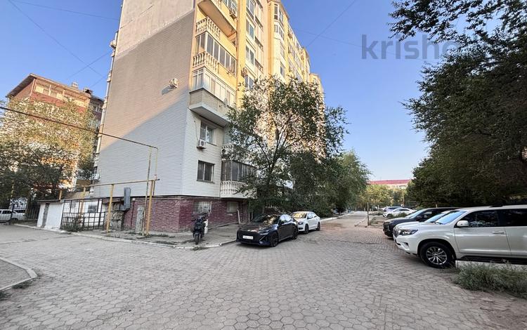 4-комнатная квартира · 104.6 м² · 6/9 этаж, Бауыржана Момышулы 25 — Драм Театр, школы №17, №13 за 40.5 млн ₸ в Атырау — фото 30
