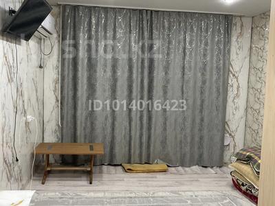 1-бөлмелі пәтер · 18 м² · 1/5 қабат, Хамида Чурина 119 — Курмангазы Абая, бағасы: 4.7 млн ₸ в Уральске, мкр Школьник