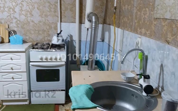2 бөлме · 30 м² · 1/1 қабат, 4 пер красина 11 11, бағасы: 45 000 ₸ в Таразе — фото 2