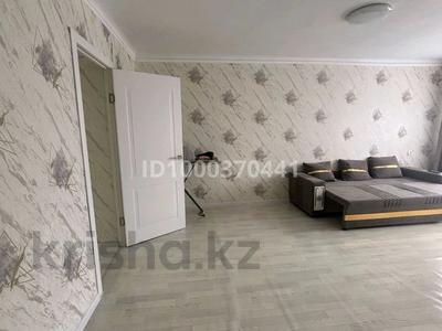 2-комнатная квартира · 40 м² · 3/5 этаж, Шакарима 35 за 2 000 〒 в Семее