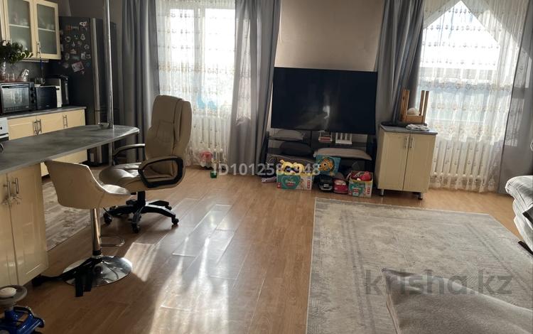 2-комнатная квартира · 74.1 м² · 6/6 этаж, 5-й микрорайон, 5 мкр 10 за 25.5 млн ₸ в Костанае — фото 2