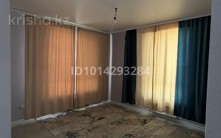 2-комнатная квартира · 50 м² · 15/17 этаж, Шамши Калдаяков 58, 58/1, 58/2 за 230 000 ₸ в Астане, Сарайшык р-н — фото 2