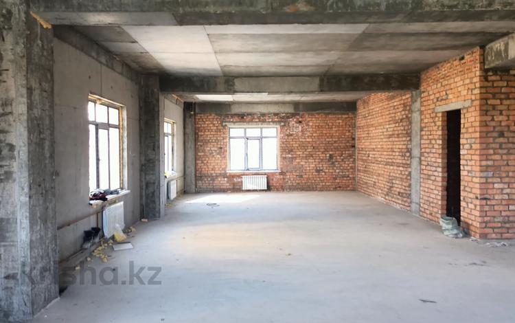 4-комнатная квартира · 179.3 м² · 7/9 этаж, Казыбек Би 19 за 81 млн 〒 в Усть-Каменогорске — фото 9