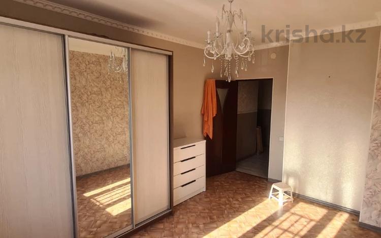 2-бөлмелі пәтер · 55 м² · 3/6 қабат, Нурсая 58, бағасы: 20 млн ₸ в Атырау — фото 2