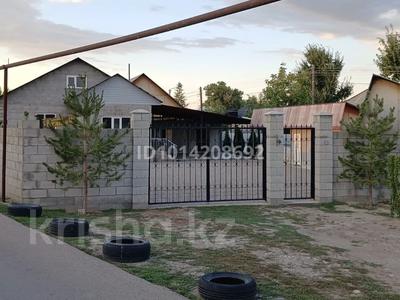 Отдельный дом · 6 комнат · 160 м² · 7 сот., Центральная 48 за 35 млн ₸ в Байтереке (Новоалексеевке)